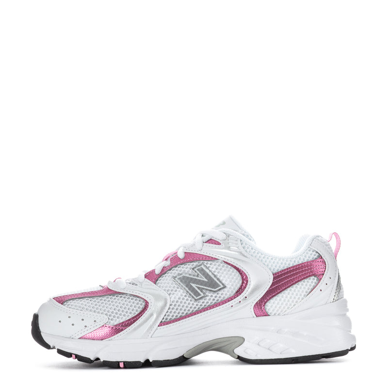 White and pink lace-up running sneaker with N side logo and padded tongue