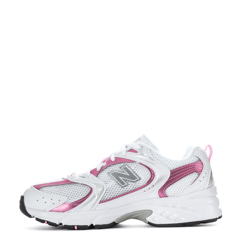 White and pink lace-up running sneaker with N side logo and padded tongue