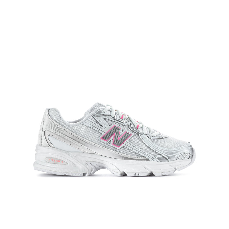 Youth silver metallic sneakers side view with N logo and pink laces