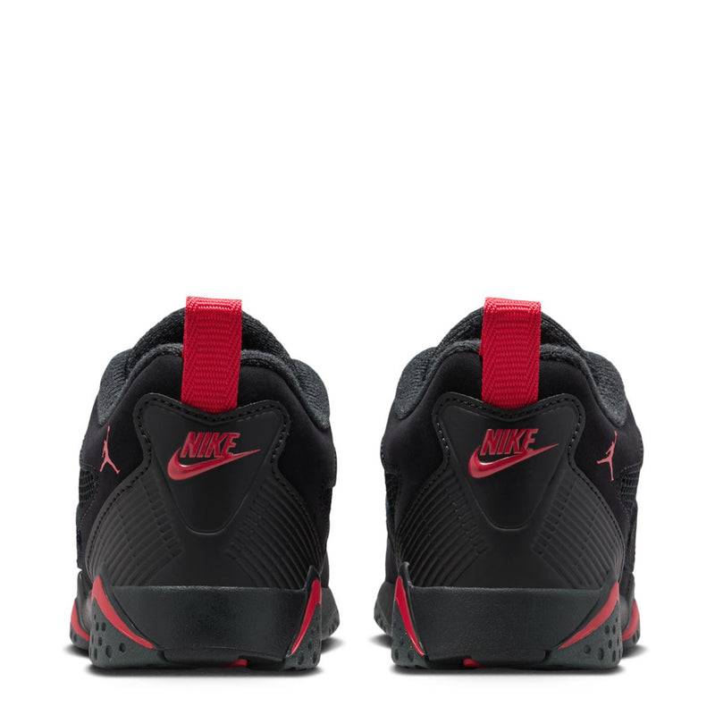 Kids black sneakers with red pull tab and rear logo detail