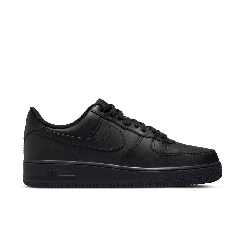 Air Force 1 low-top sneakers in black leather, lace-up style with side swoosh