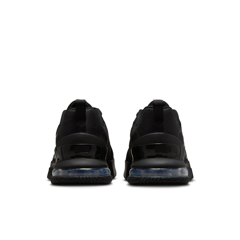 Black men’s training shoes with rear air sole unit and textured heel panel
