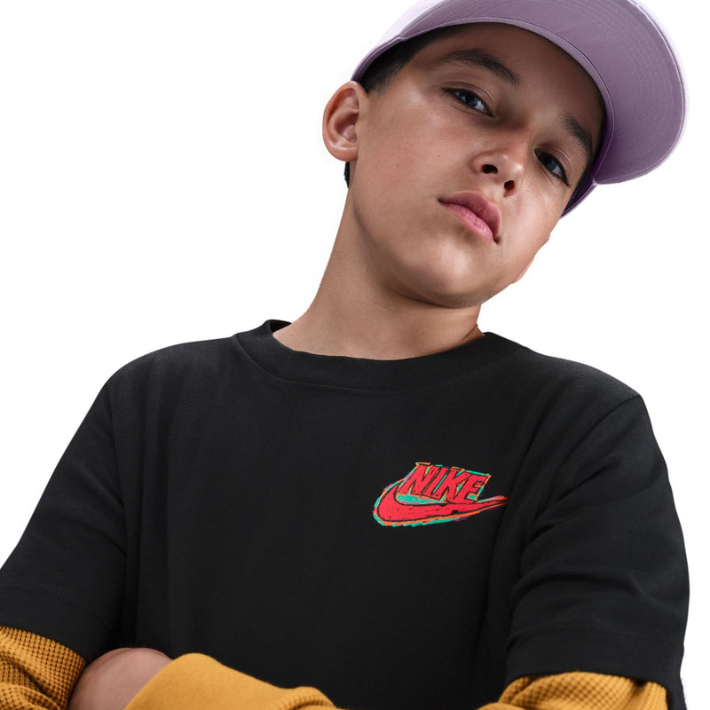 Youth black T-shirt with Nike logo, crew neck and short sleeves