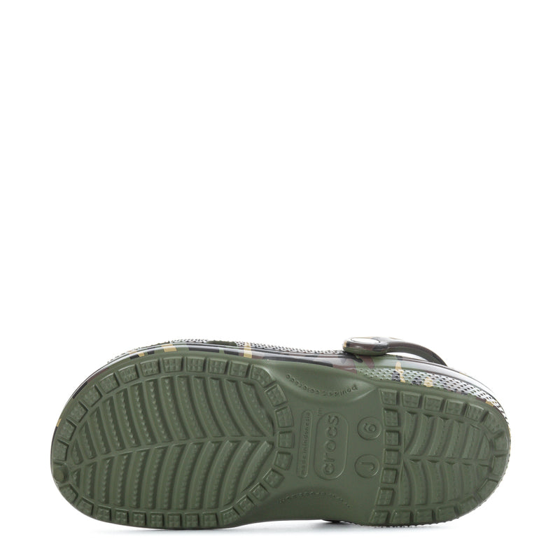 Youth camo clog outsole view with textured tread bottom