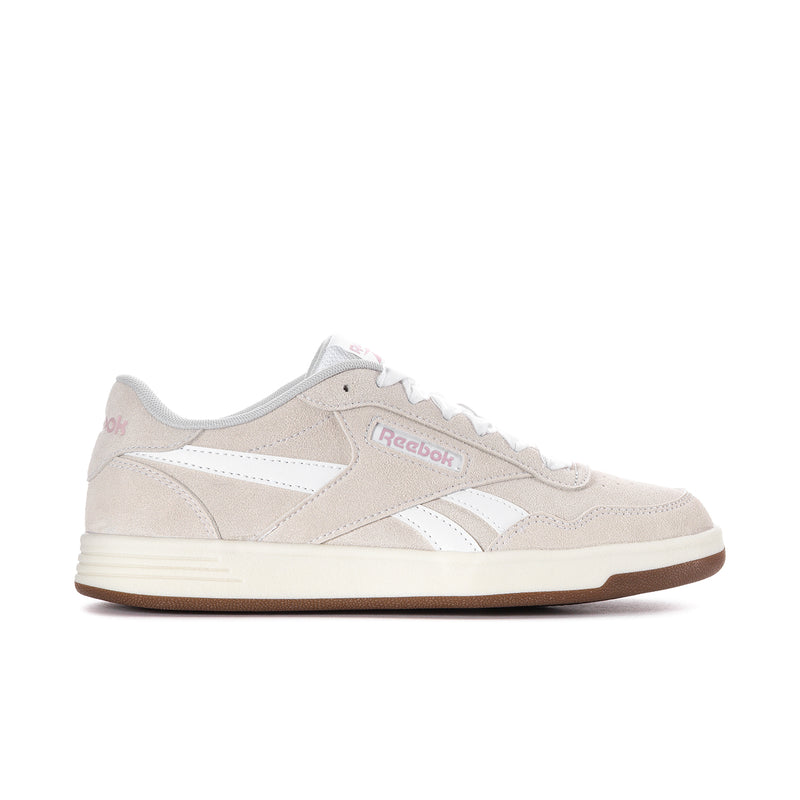 Women’s lace-up sneaker in light beige with white stripes and gum rubber sole