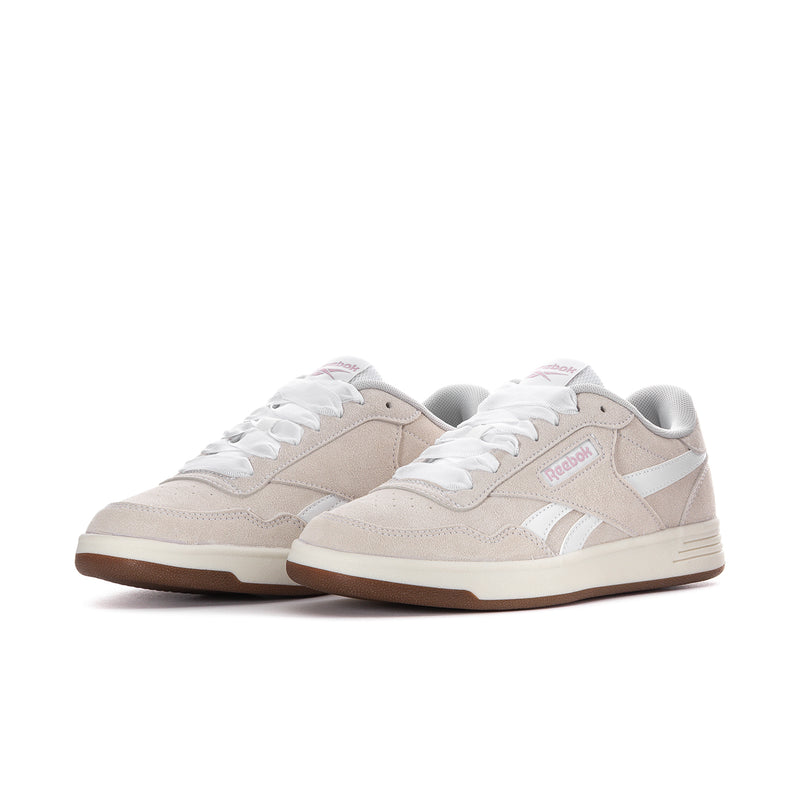 Women’s lace-up court sneaker, light beige upper with white laces and gum sole