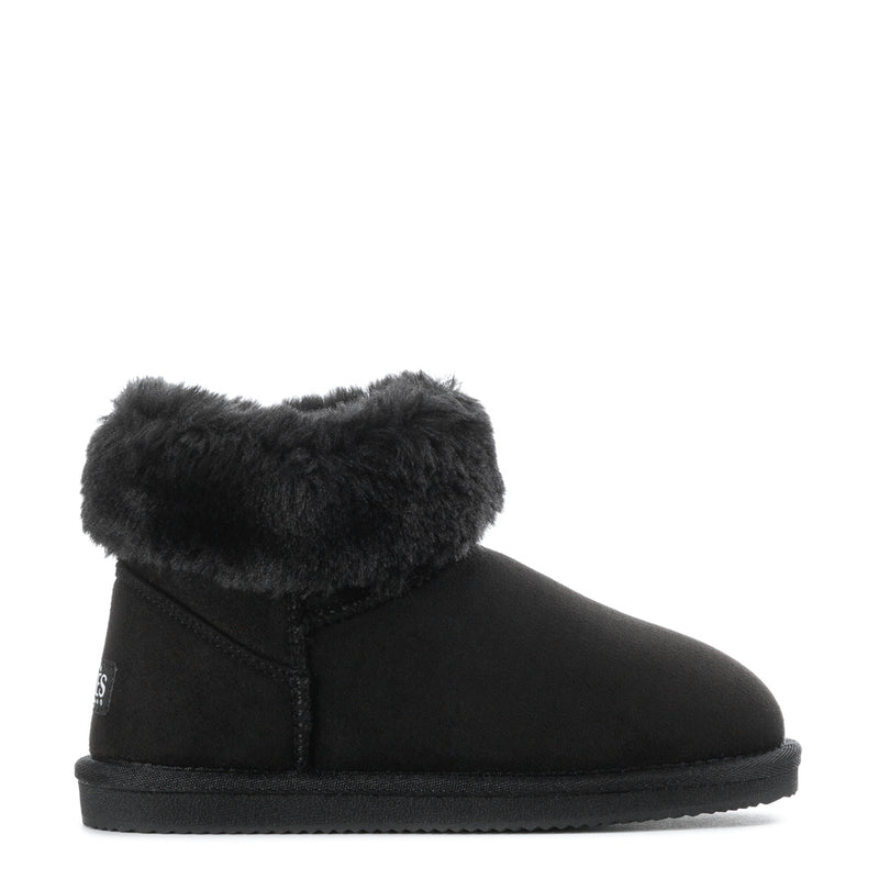 Kids black low boot with fuzzy faux-fur cuff and rounded toe