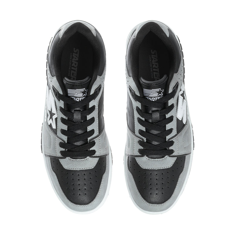 Men's grey low-top sneakers with black laces, Star tongue logo, padded collar
