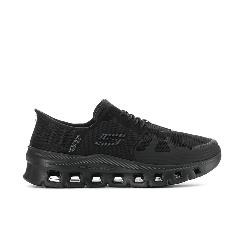 Men's black slip-resistant sneakers, knit upper, molded tread outsole