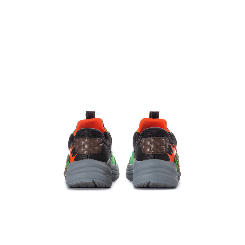 Kids sneakers heel view: black-and-brown back, orange collar, gray tread sole