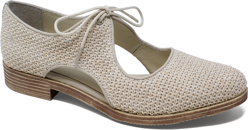 Women's Django & Juliette Keeria in Ivory Syn Raffia. Sku: DJ21698W233O
