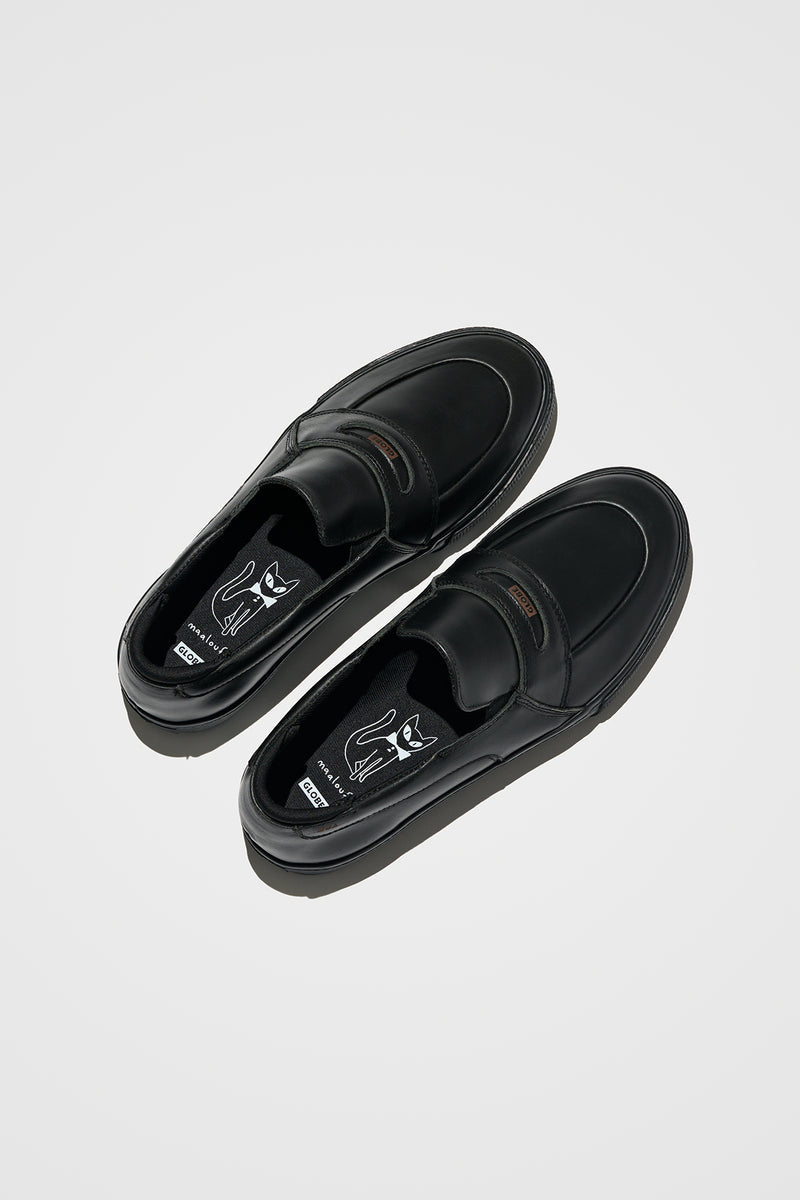 Liaizon Black Maalouf skate shoes in premium pull-up leather seen from above with cat illustration on the insole.