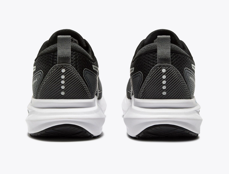Men's Diadora Mythos Blushield Vigore 4 (Final Sale)