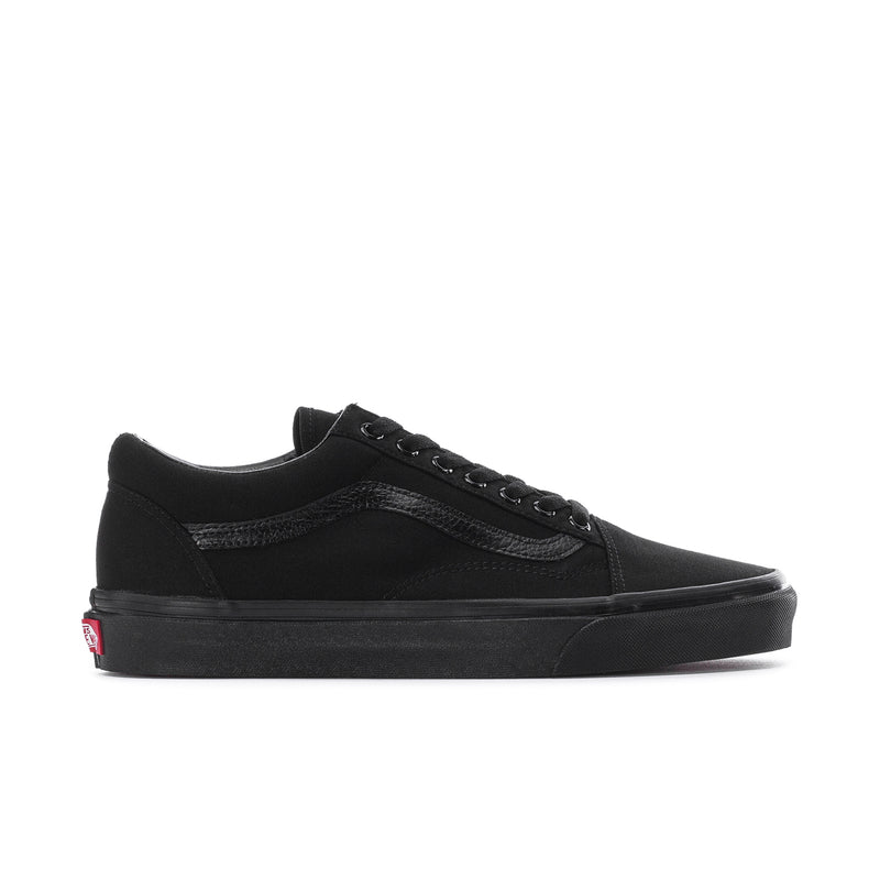 Men's Old Skool low-top sneakers, black canvas, side angle with textured laces