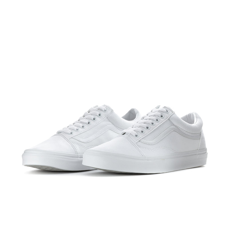 Men's white low-top sneakers, lace-up with low profile rubber sole