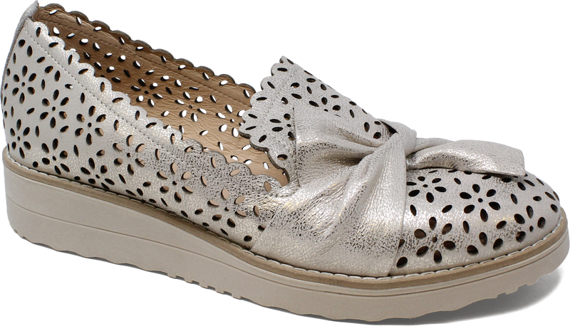 Women's Django & Juliette Omilla in Beige And Gold-Vanilla Sole Washed Leatehr. Sku: DJ18527FNQFY