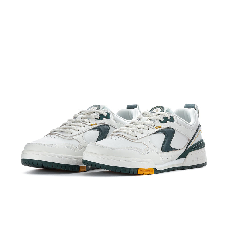 Recoil Targon men's sneakers front view, white uppers with dark green overlays and orange trim