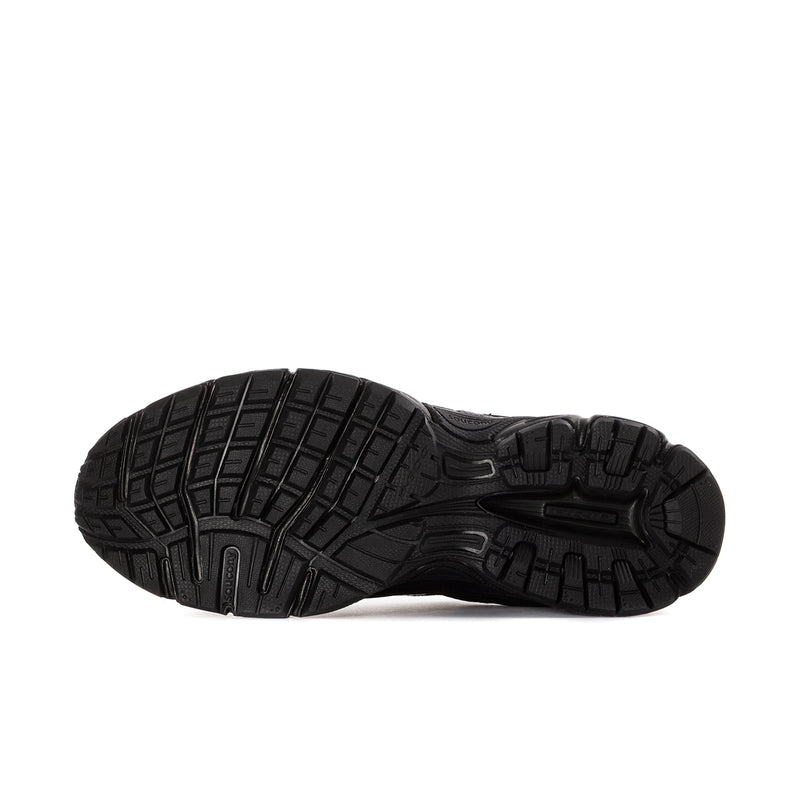 Men's black Saucony running shoe outsole with rubber tread pattern