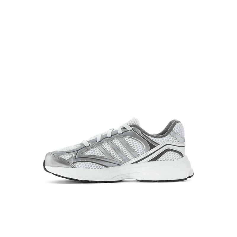Grey kids running sneakers in side profile with mesh upper and contrast paneling