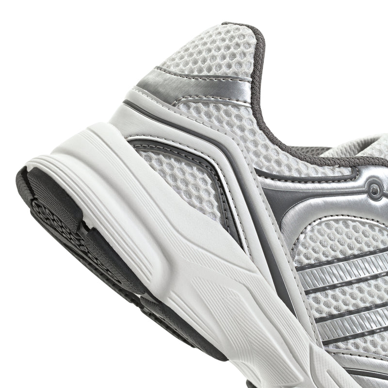 Youth running shoe close-up heel and side, light grey mesh with padded collar