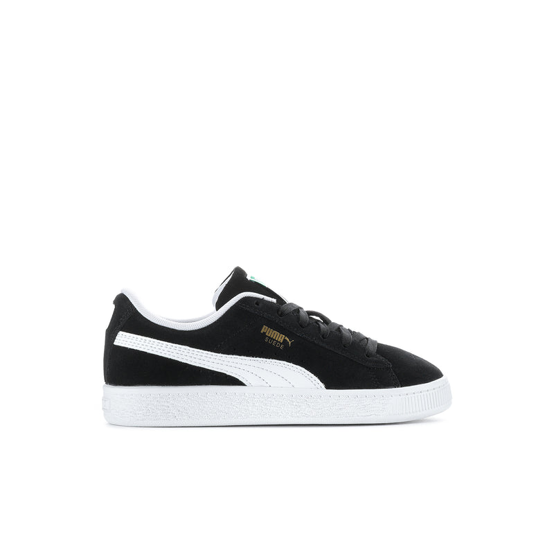 Kids PUMA suede sneakers in black with white side stripe and laces.