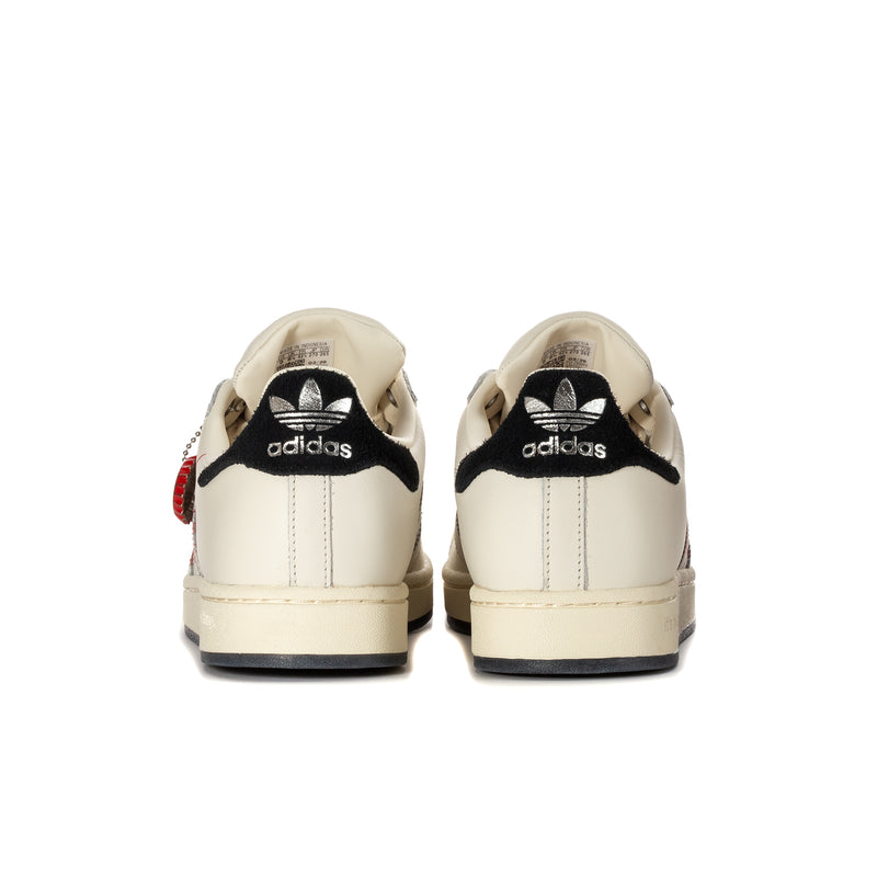 Men's Adidas Superstar II low sneakers, rear view with adidas branding and black collar accents