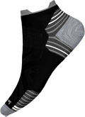 Quarter turn view Men's Smartwool Sock style name Targ Low Ankle in color Black. Sku: SW003106001