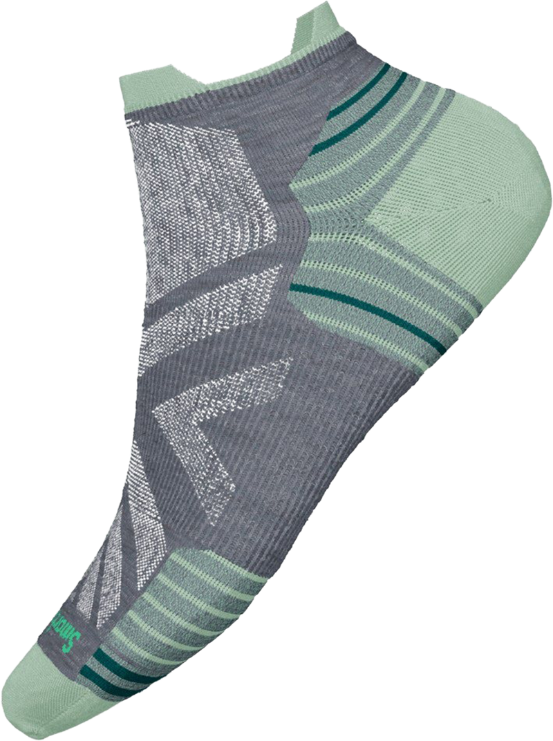 Quarter turn view Women's Smartwool Sock style name Targ Low Ankle in color Med Gray. Sku: SW003105052