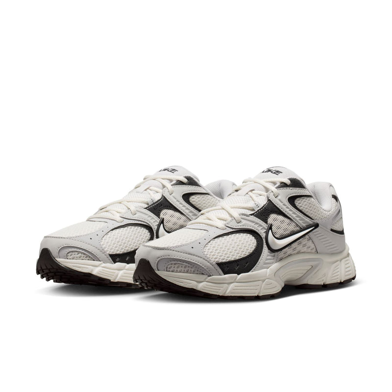 Men's lace-up running shoes, light gray upper with black accents and white midsole