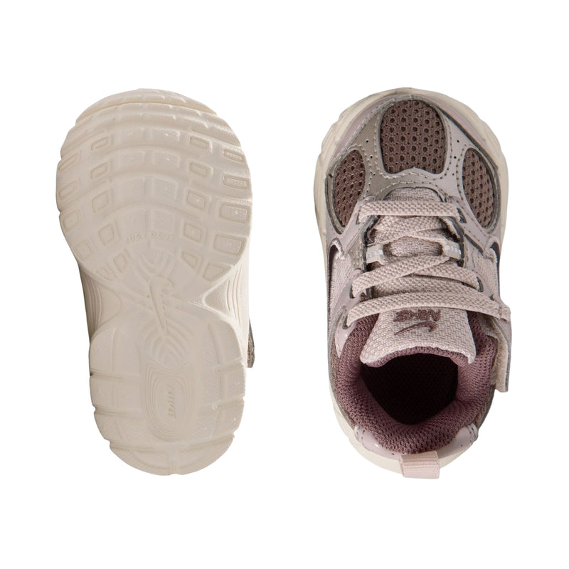 Toddler sneakers heel and outsole view, light taupe upper with textured dark lining