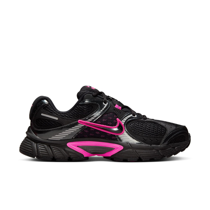 Women's black running shoes with pink accents, lace-up, padded tongue, Nike swoosh