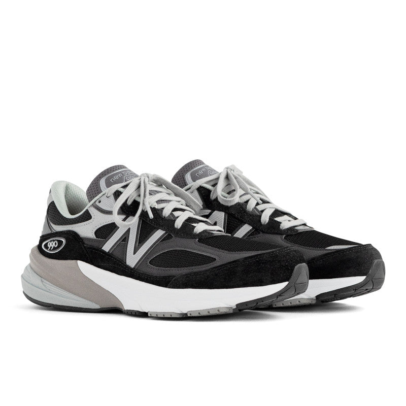 Women's New Balance W990BK6 Wide in Black/ White. Sku: W990BK6-D